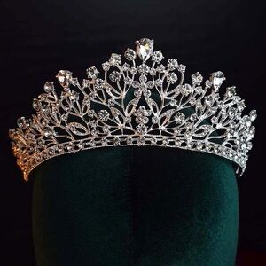 Silver Crystal Bridal Tiara Crown - Elegant Women's Accessory